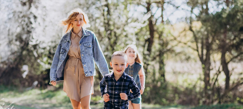 Jak zorganizować spacer z dzieckiem?